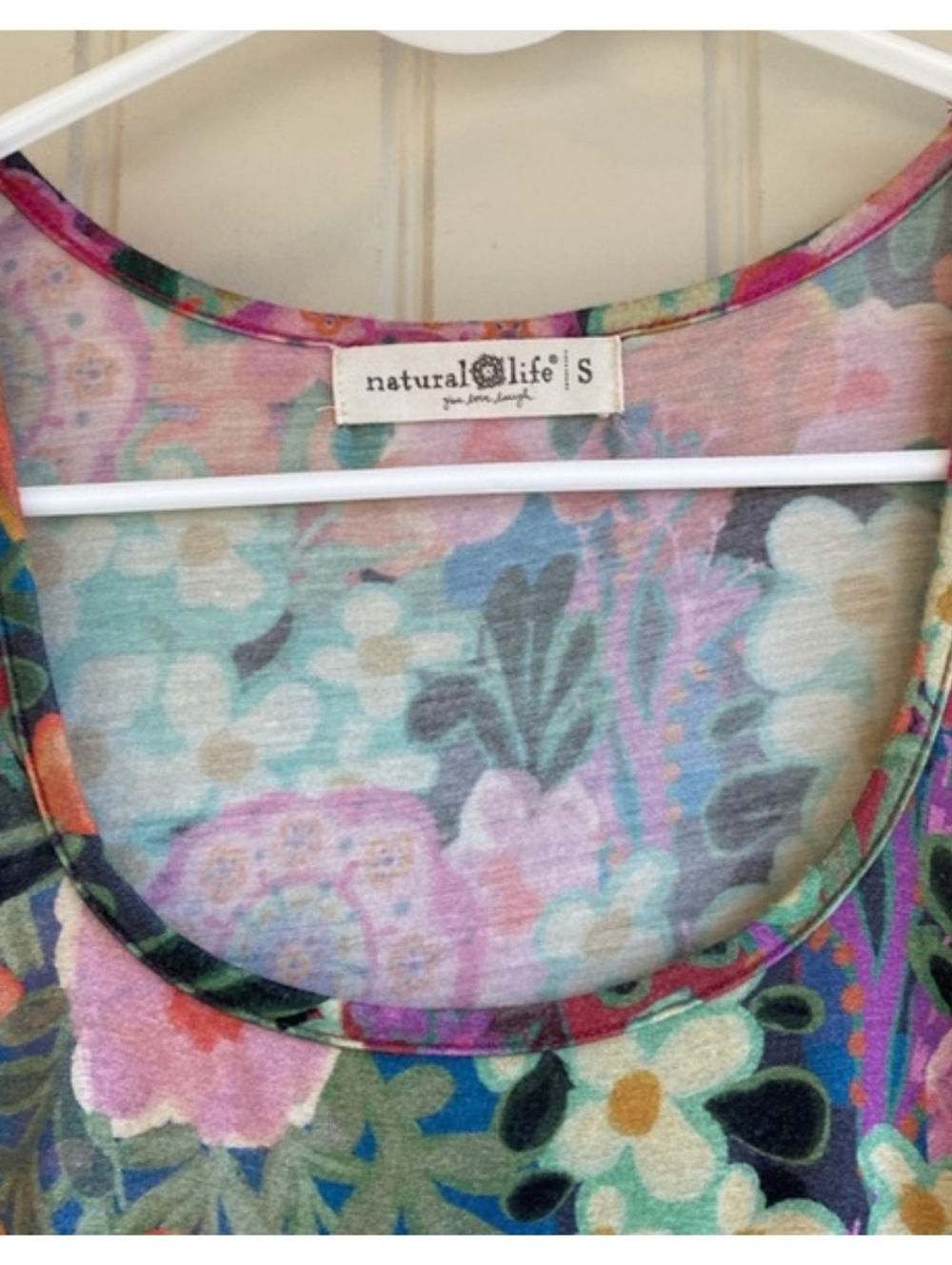 Natural Life Devon Butter Soft Painted Garden boho floral lettuce trim tee, S/ M - Picture 4 of 10